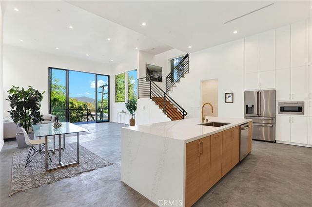 3949 Glenalbyn Drive, Los Angeles, CA 90065