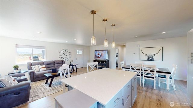 212 Hubbard Road, Riverside, WA 98849