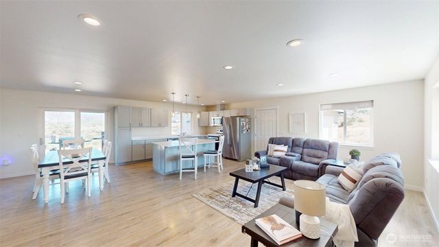 212 Hubbard Road, Riverside, WA 98849