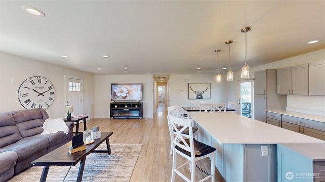 212 Hubbard Road, Riverside, WA 98849