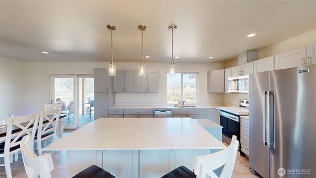 212 Hubbard Road, Riverside, WA 98849