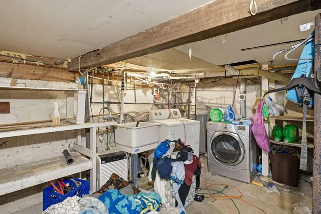 6179 Falkenbury Road, North Branch, MI 48461