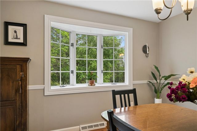 4107 Lee Manor Dr, Hampton, PA 15101
