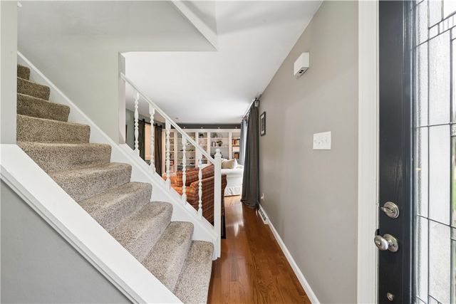 4107 Lee Manor Dr, Hampton, PA 15101