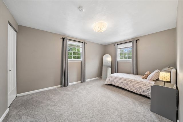 4107 Lee Manor Dr, Hampton, PA 15101