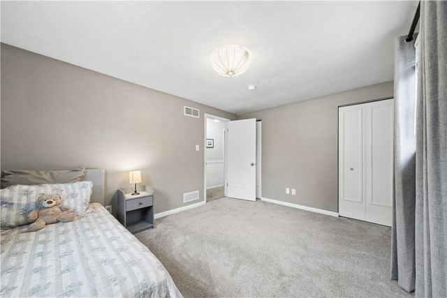 4107 Lee Manor Dr, Hampton, PA 15101