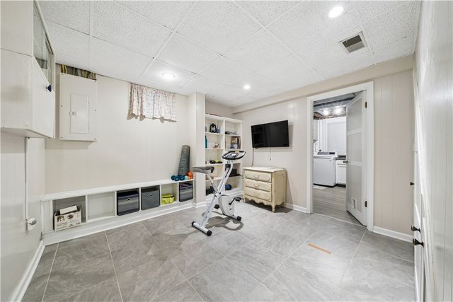 4107 Lee Manor Dr, Hampton, PA 15101