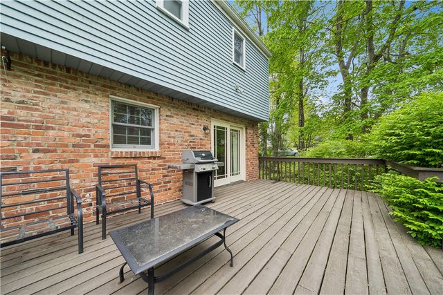 4107 Lee Manor Dr, Hampton, PA 15101