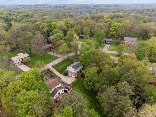 4107 Lee Manor Dr, Hampton, PA 15101
