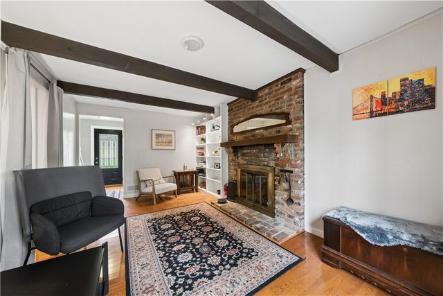4107 Lee Manor Dr, Hampton, PA 15101