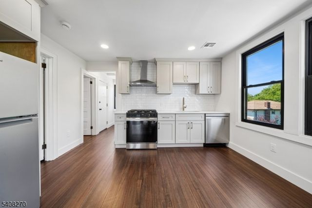 235 Elmwood Ave, Maplewood Twp., NJ 07040