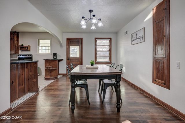 1421 Grand Avenue, Carthage, MO 64836