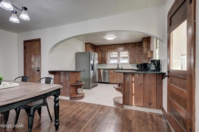 1421 Grand Avenue, Carthage, MO 64836