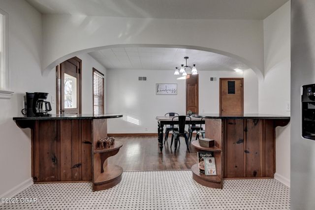 1421 Grand Avenue, Carthage, MO 64836