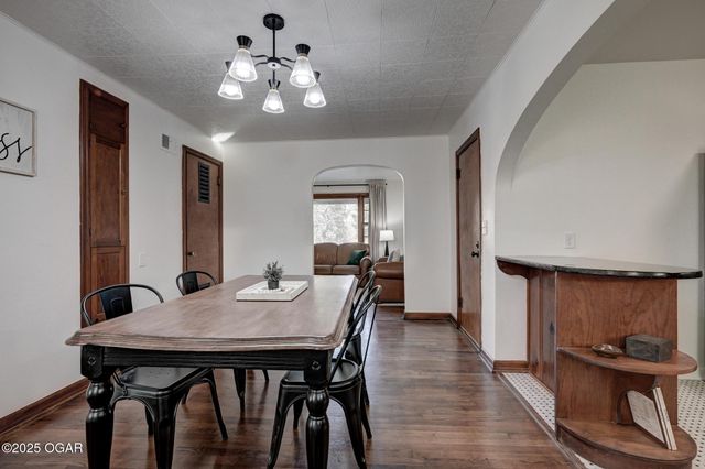 1421 Grand Avenue, Carthage, MO 64836