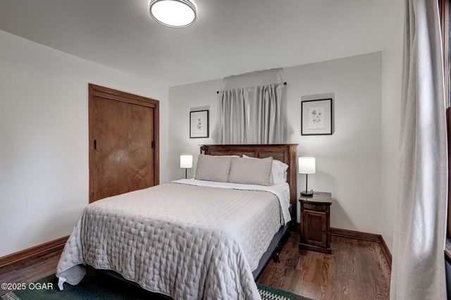 1421 Grand Avenue, Carthage, MO 64836