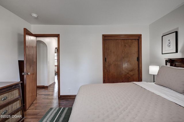 1421 Grand Avenue, Carthage, MO 64836