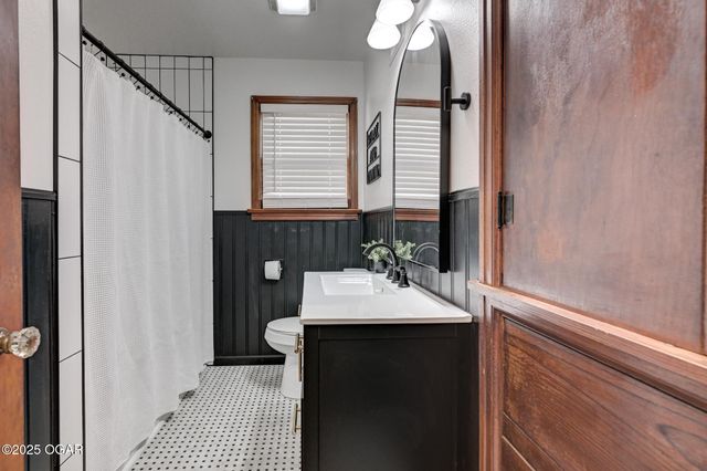 1421 Grand Avenue, Carthage, MO 64836