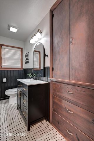 1421 Grand Avenue, Carthage, MO 64836