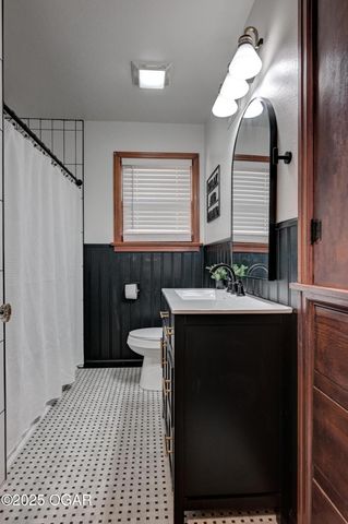 1421 Grand Avenue, Carthage, MO 64836