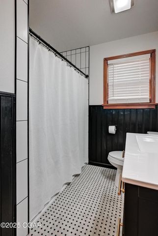 1421 Grand Avenue, Carthage, MO 64836