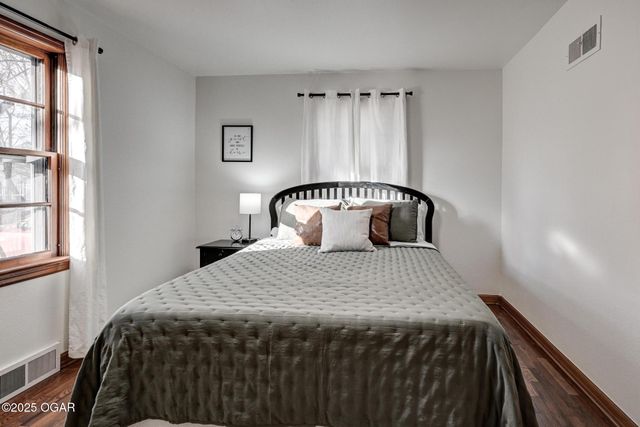 1421 Grand Avenue, Carthage, MO 64836