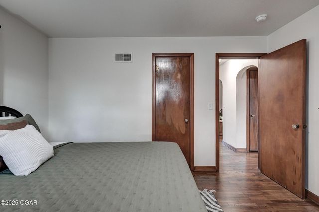 1421 Grand Avenue, Carthage, MO 64836