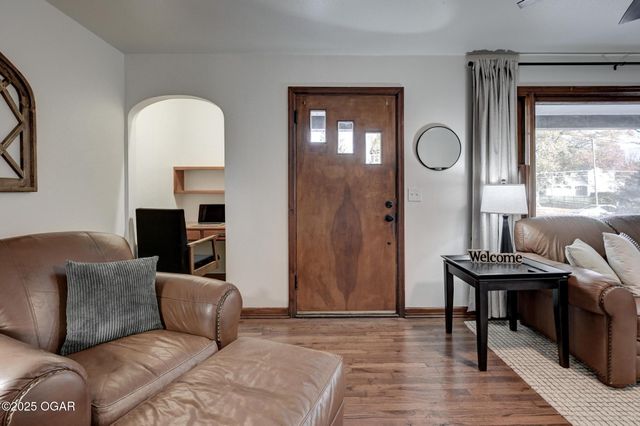 1421 Grand Avenue, Carthage, MO 64836