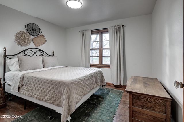 1421 Grand Avenue, Carthage, MO 64836