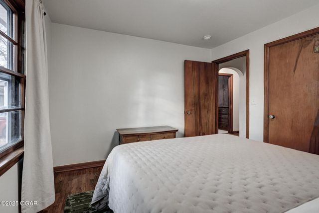 1421 Grand Avenue, Carthage, MO 64836