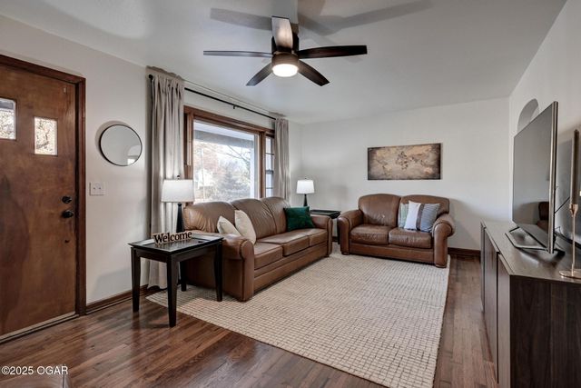 1421 Grand Avenue, Carthage, MO 64836