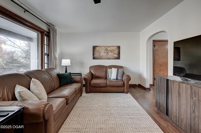 1421 Grand Avenue, Carthage, MO 64836