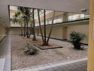 8321 NW 7th St 1-307, Miami, FL 33126