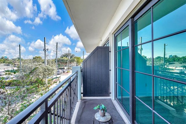 4100 SW 64th Ave 211, Davie, FL 33314