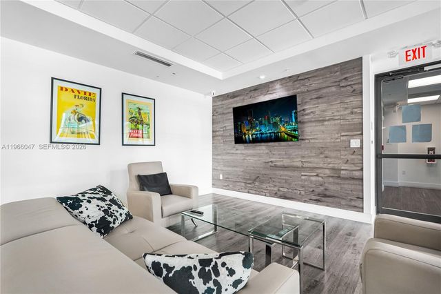 4100 SW 64th Ave 211, Davie, FL 33314