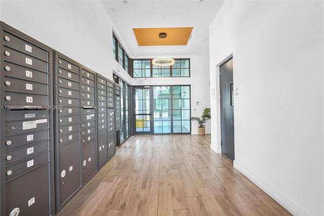 4100 SW 64th Ave 211, Davie, FL 33314