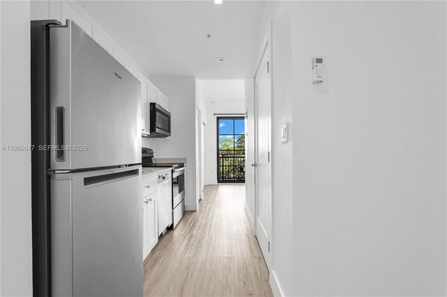 4100 SW 64th Ave 211, Davie, FL 33314