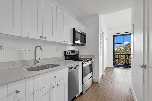 4100 SW 64th Ave 211, Davie, FL 33314