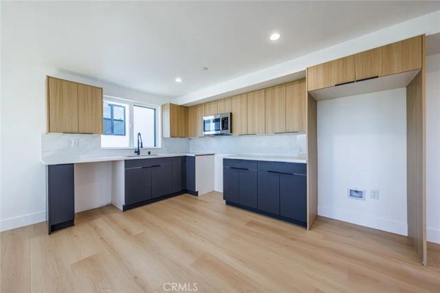 1332 Longwood Avenue 3, Los Angeles, CA 90019