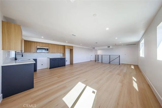 1332 Longwood Avenue 3, Los Angeles, CA 90019
