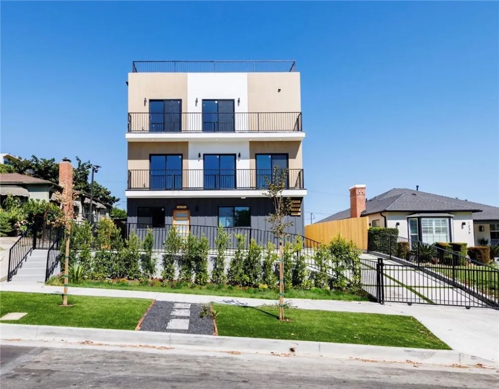 1332 Longwood Avenue 3, Los Angeles, CA 90019