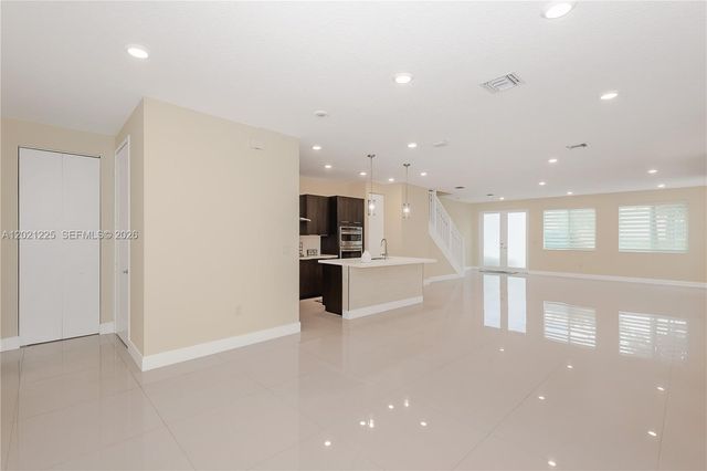 6681 NW 104th Avenue, Doral, FL 33178