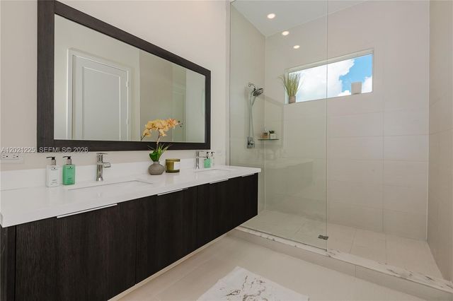 6681 NW 104th Avenue, Doral, FL 33178