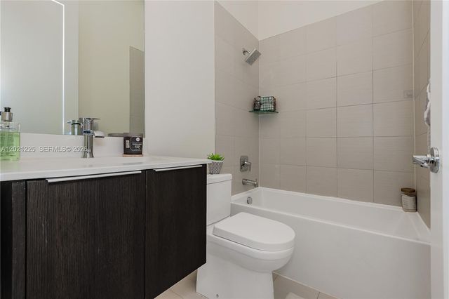 6681 NW 104th Avenue, Doral, FL 33178