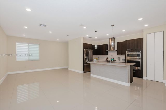 6681 NW 104th Avenue, Doral, FL 33178