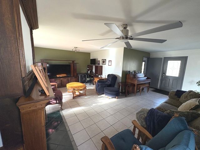 631 Bent Street, Elgin, IL 60120