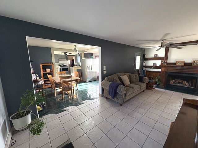 631 Bent Street, Elgin, IL 60120