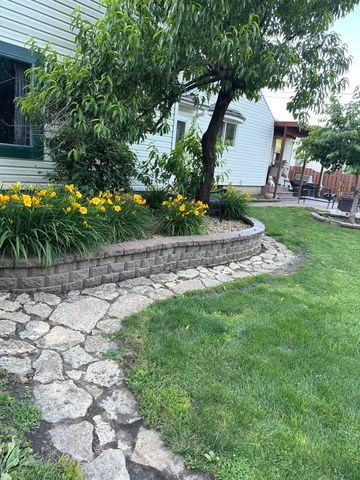 631 Bent Street, Elgin, IL 60120