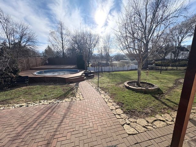 631 Bent Street, Elgin, IL 60120