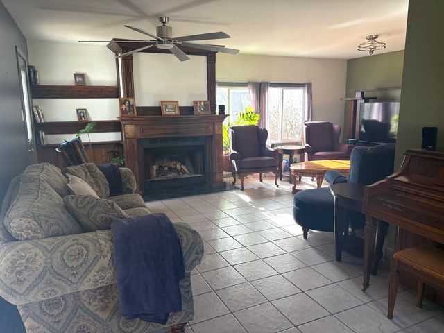 631 Bent Street, Elgin, IL 60120